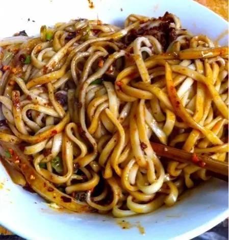 成都的一群面痴,拿出了他们珍藏的42碗好面,服不服吃了就知道