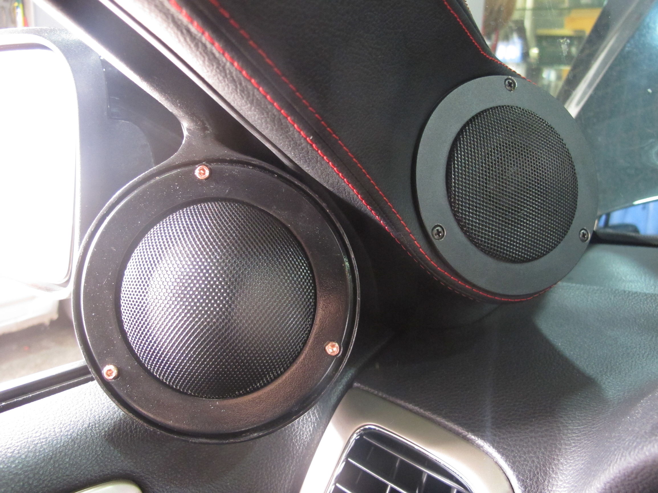 大切诺基升级丹麦丹拿342三分频，鼎沸之音，还原最真实的声音