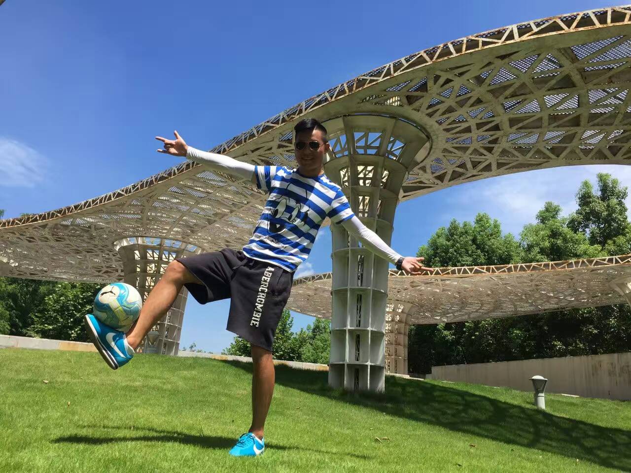 小样故事｜绿茵双咖创始人鲁林：坚持做国内最棒的足球自媒体！