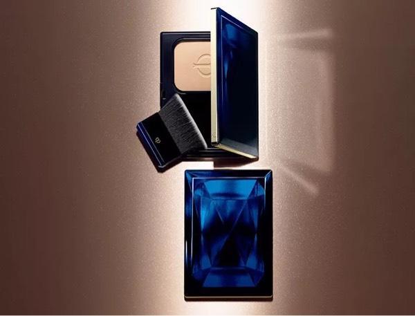 涂粉底用什么手法,涂粉底正确的顺序