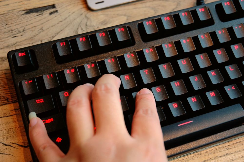 这才是真正的机械键盘,富勒g87s机械键盘怎么样