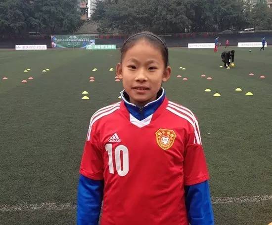 云南姑娘入选女足u15选拔队,富阳女孩