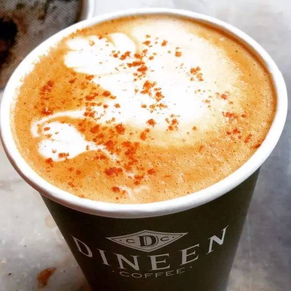 冬天来一杯热可可,冬天这么冷来一杯奶茶暖心