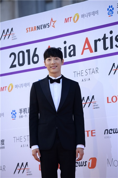 防弹和exo颁奖典礼,yes首尔出席活动视频