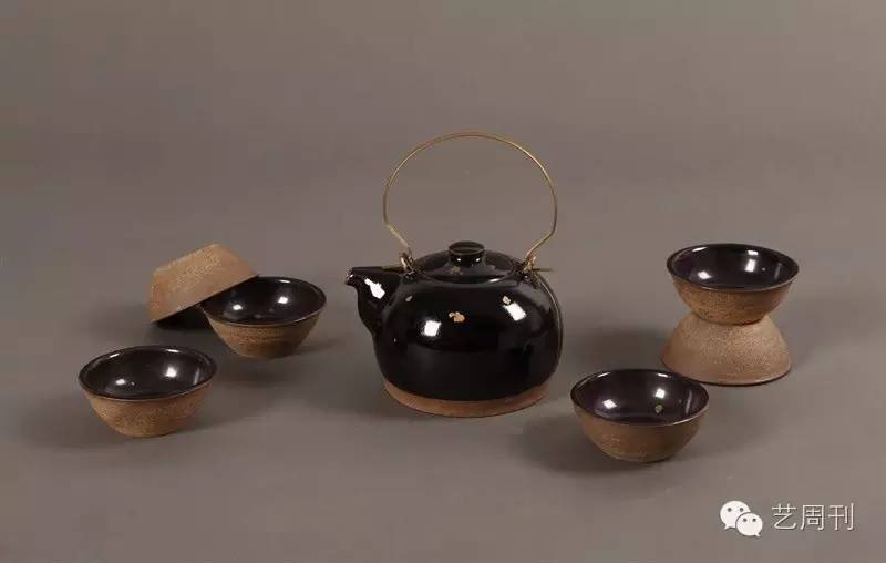 设计一款陶瓷用具,设计新颖的家居用品