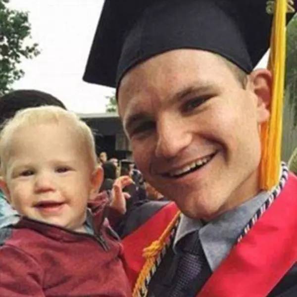 男子不慎掉进冰湖中竟然奇迹生还,男子溺死在浴缸里死因