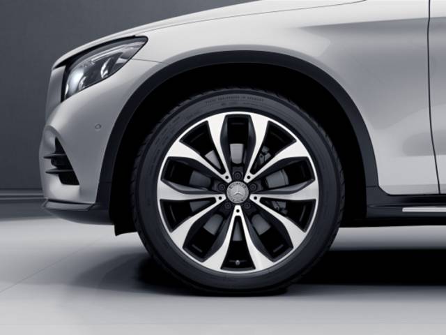 X4不再孤单，因为有位名叫GLCCoupe的新同桌来了