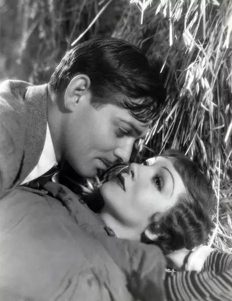 不刻意的黑白,亦成就了色彩斑斓