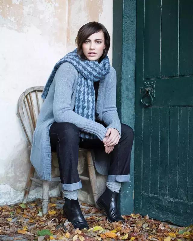 杨幂同款蓝色围巾,杨幂最新同款围巾