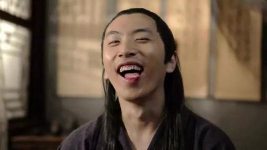 和幽默的人聊天怎么样 (跟没有幽默感的人聊天)