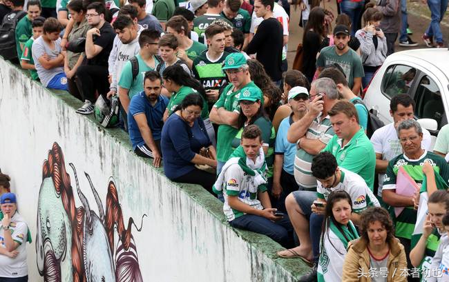 巴西国内球迷喜极而泣,巴西耻辱之战球迷反应