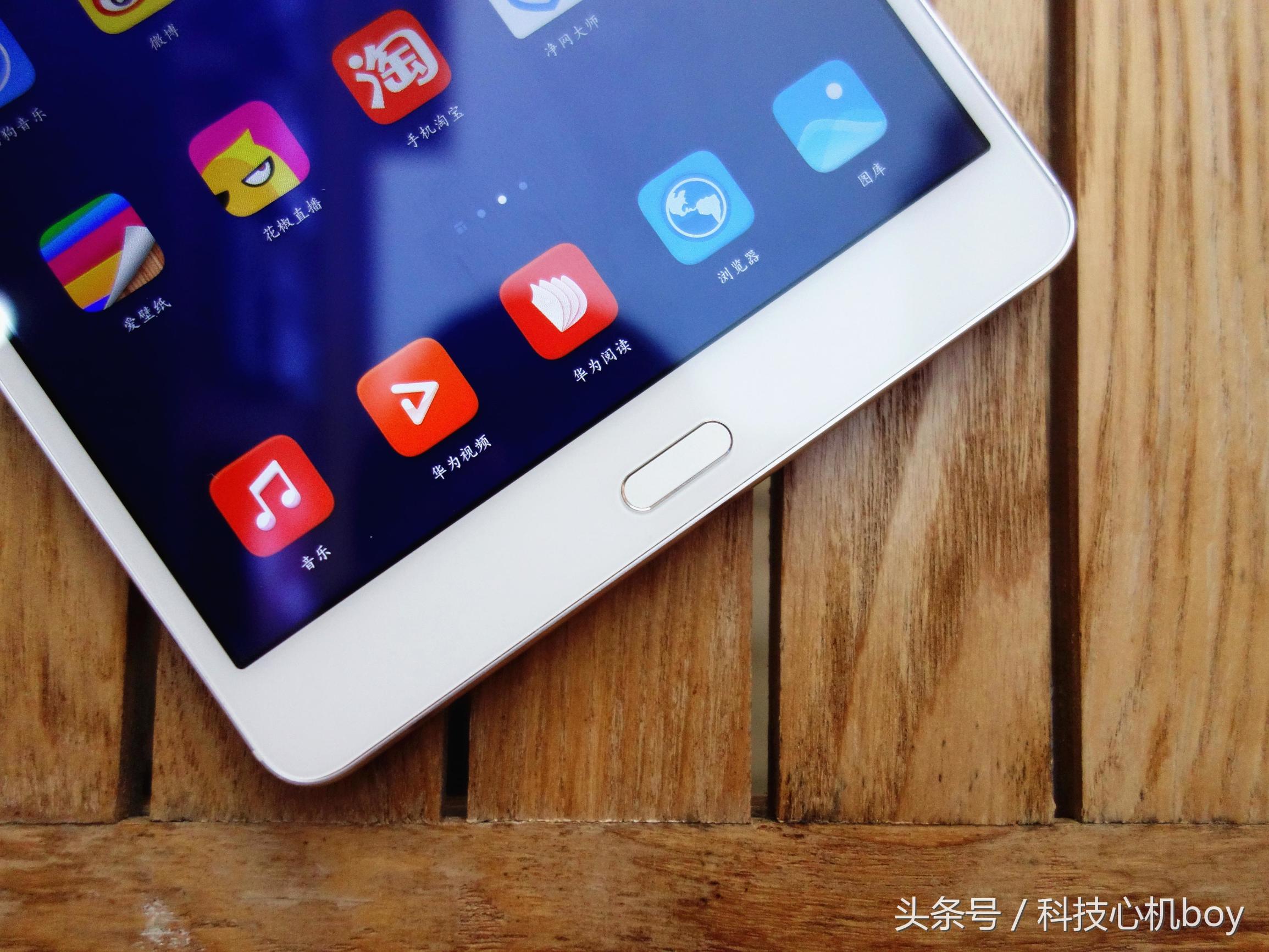 华为nova8pro和荣耀m3哪个好,华为mate40e和荣耀m3选哪个