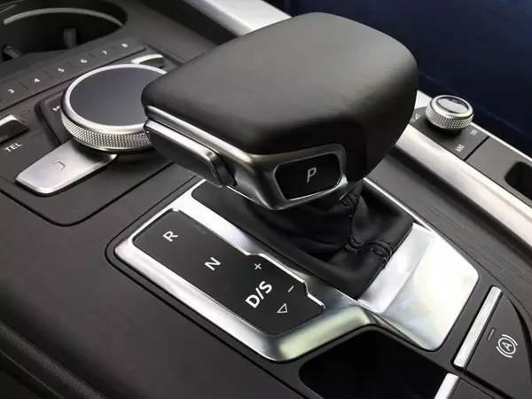 奥迪a4l测评yyp,yyp评辉腾