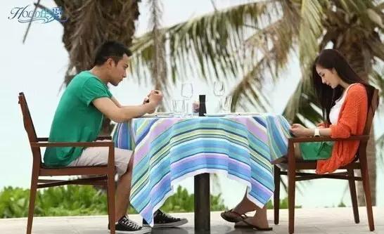 杨幂刘恺威最新一期从酒店出来,杨幂刘恺威法国巴黎定情之作