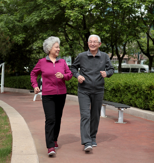 膝盖痛因为什么,膝盖疼穿什么鞋可以缓解