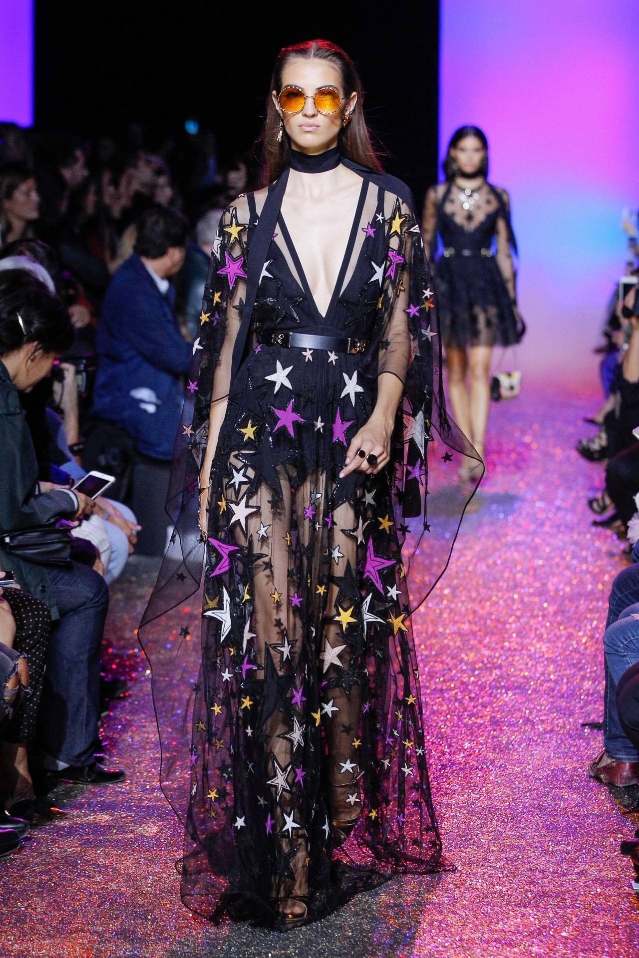 OMG｜单身汪慎入！这样的黑纱弄得我心里好痒痒！