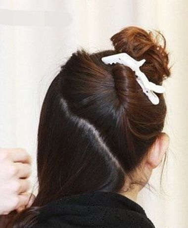 短发盘发简单款好看20岁,2款女生好看的盘发发型图解