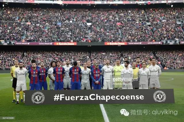 ac米兰0203欧冠客场球衣,ac米兰球迷悼念贝卢斯科尼