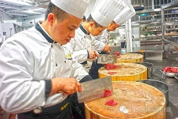 门头沟人吃火锅奔这儿！新开麻辣英雄火锅城所有菜品一律八折！