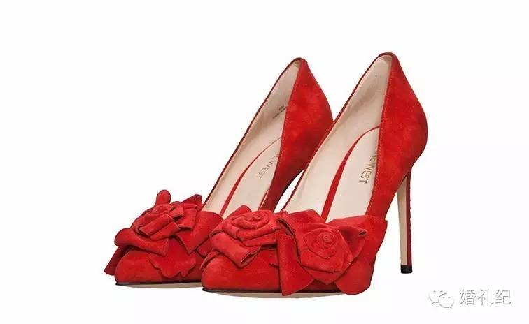 穿秀禾服婚鞋一定要红色的吗,穿秀禾服结婚很丢人吗