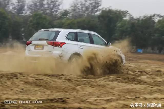 三菱帕杰罗四驱推不下去,三菱欧蓝德有多厉害