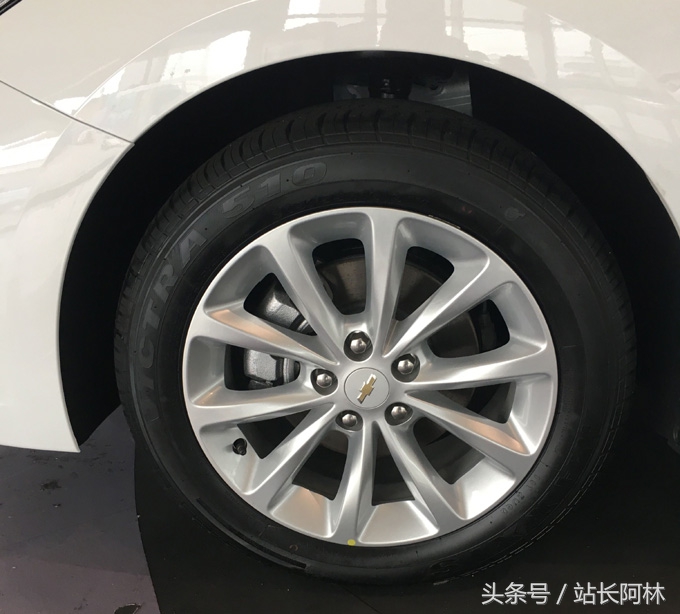 陪朋友去买车,现代悦动和科鲁兹哪个值得买