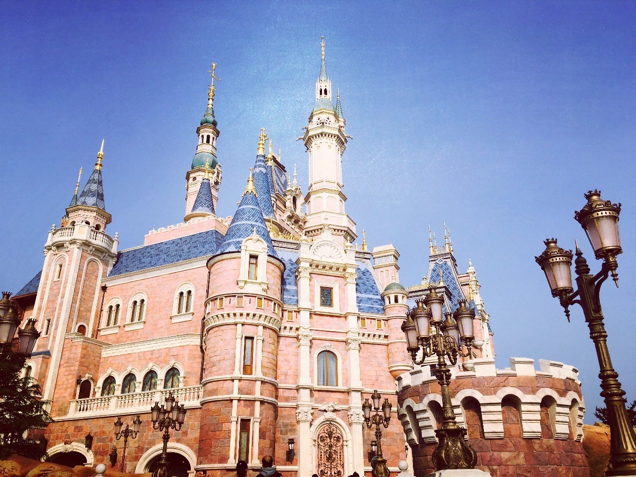 上海迪士尼到底值不值得买,上海迪士尼到底值不值得去