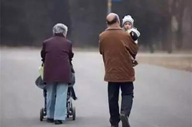 灰指甲店店员需要什么资质,灰指甲顾客