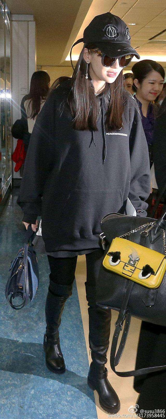 angelababy穿露脐装现身机场,angelababy出席活动穿粉红高跟鞋