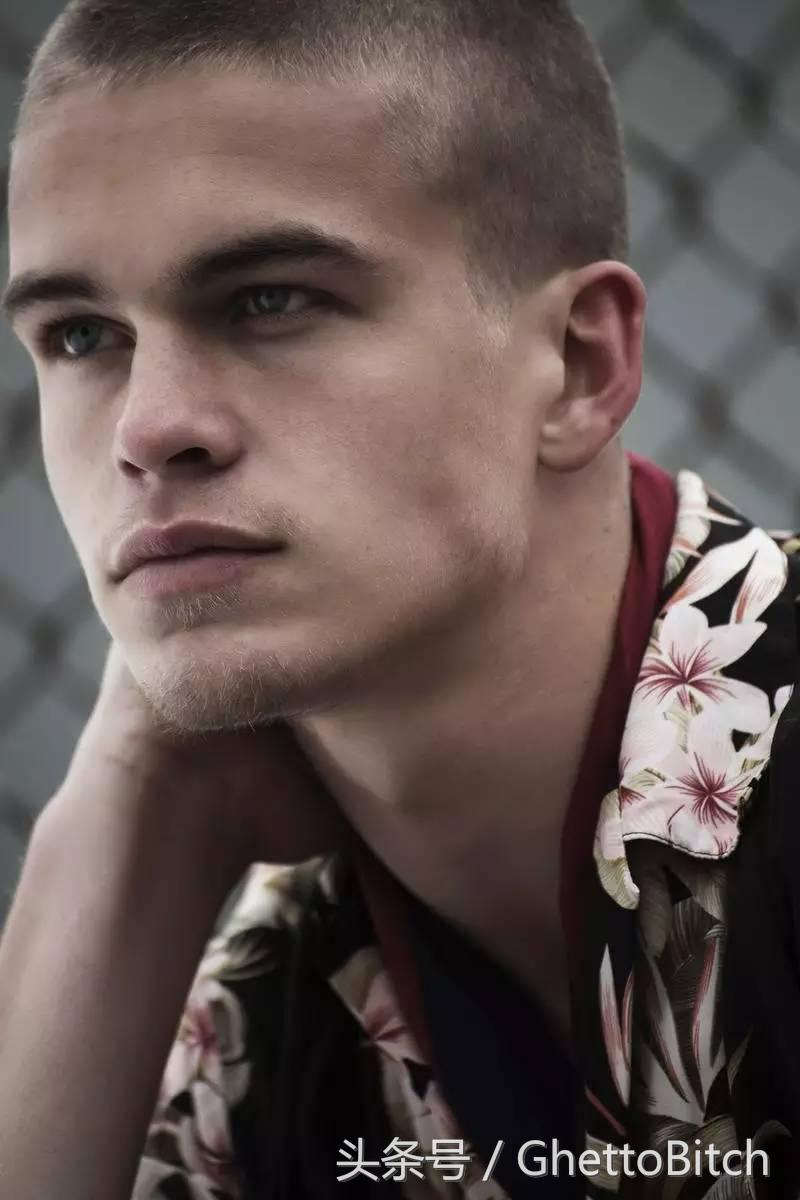 前一百只有两个肌肉男模，2017春夏时装周男模排行榜