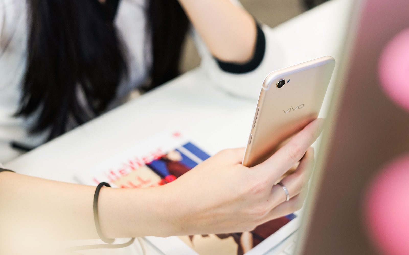 柔光双摄妹子的最爱,vivoX9自拍体验