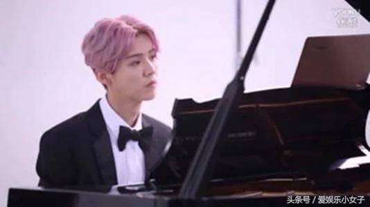 弹吉他很帅的男明星,弹吉他特别帅的一个男的