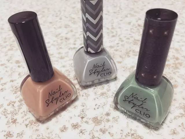 手不好看买什么颜色指甲油,什么牌子指甲亮油最好