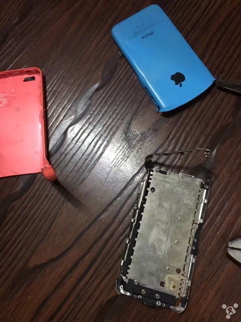 苹果5c换壳教程,iphone5c黑色后盖总成