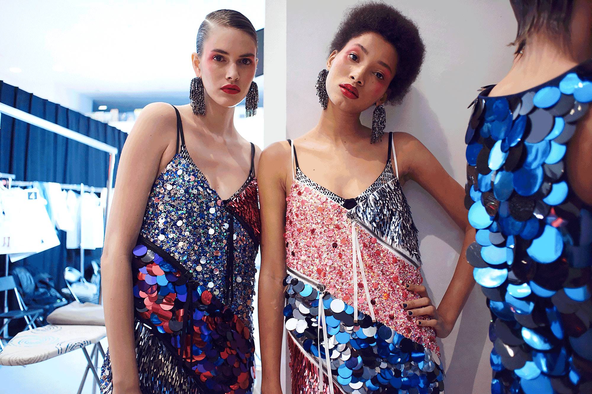 收下这个金闪闪的少女梦吧