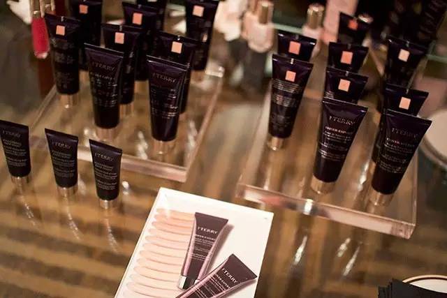 干皮秋冬最好用的24小时粉底液,怎么选择一款适合混干皮的粉底液