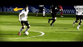 8人前腰的跑位踢法教学,前腰如何踢得有进攻性