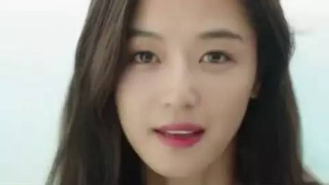 蓝色大海的传说垃圾桶捡衣服,全智贤蓝色大海同款包