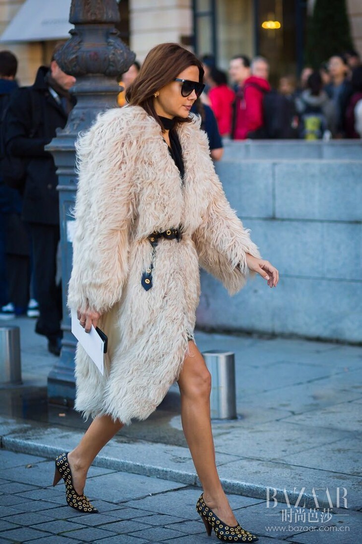 同款裙子腰带显瘦技巧,衣服腰带时尚款怎么穿显瘦