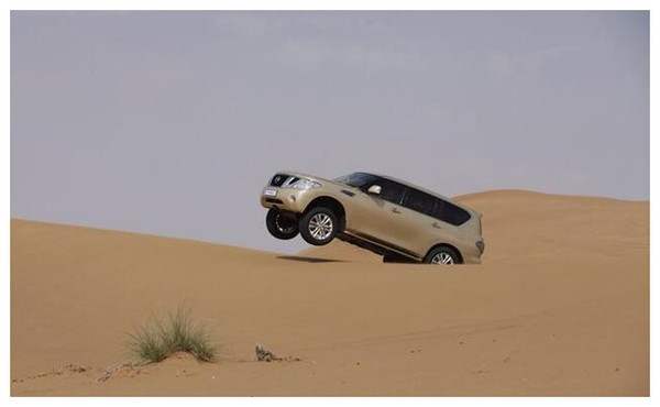 能干掉道奇的车,陆巡4000中东版和途乐哪个好