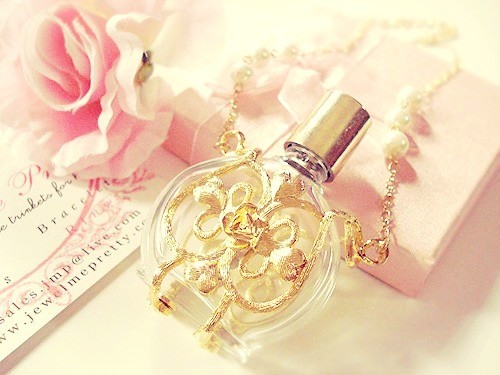 怎么样一招辨别香水的好坏,香水怎么区分好坏和优劣