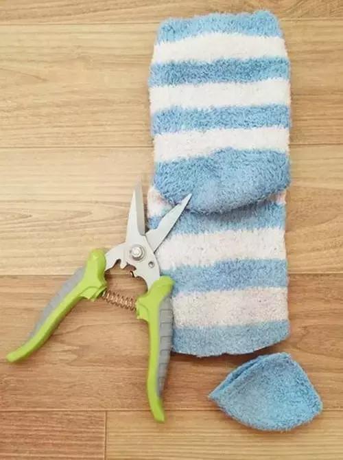 给狗狗洗澡的方法简单易学又省钱,学会这一招让狗狗乖乖听话