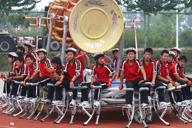 河南登封塔沟武校万人表演直播,河南郑州登封塔沟武术学校打山门