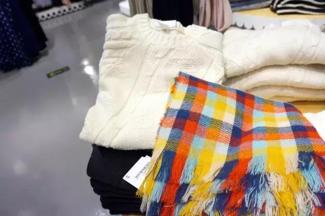 它帮你集齐快消品牌，一伙打折让你365天穿衣不重样