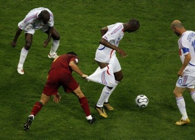 奇葩足球踢法视频,日本足球花哨教学