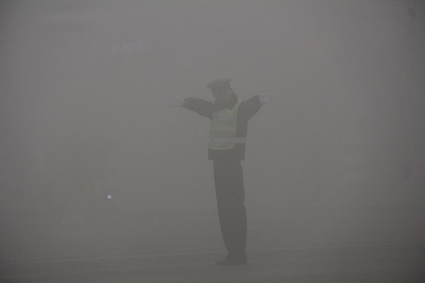 雾霾天气如何改善爱车空气,雾霾天气怎么保护车辆安全