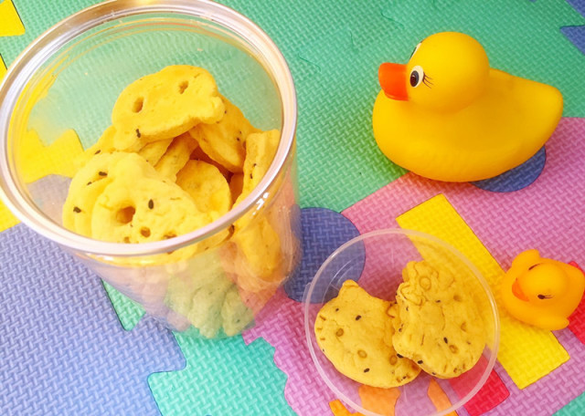 宝宝辅食黄油花朵小饼干,卡通黄油曲奇饼干的做法