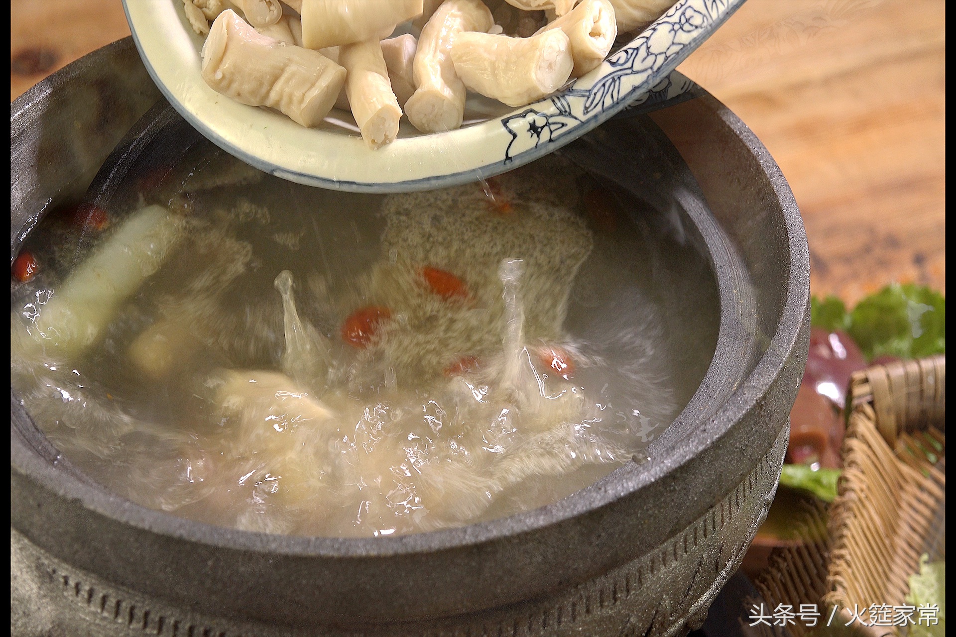 羊肉炖汤最正确做法,冬季羊肉滋补汤的做法大全