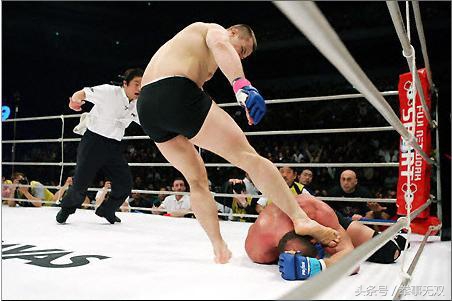 李小龙留下来的综合格斗技巧,李小龙综合格斗动作运用实战