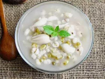 精选名中医养生药膳汤品，9个系列200多种汤方